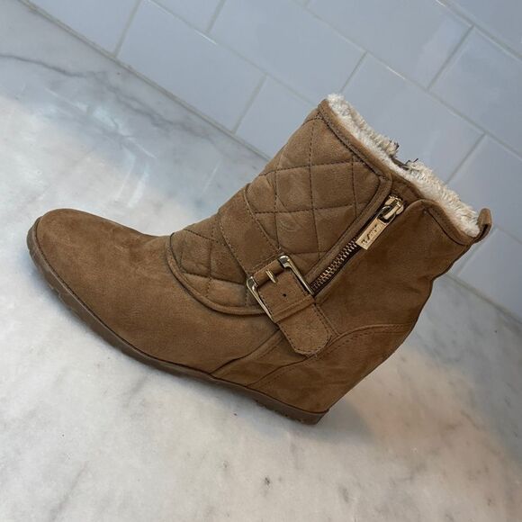 Unisa Boots Women's Quilted Suede Tan Wedge Boots - Picture 3 of 15